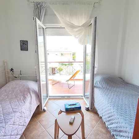 Veta, Villa Nikíti